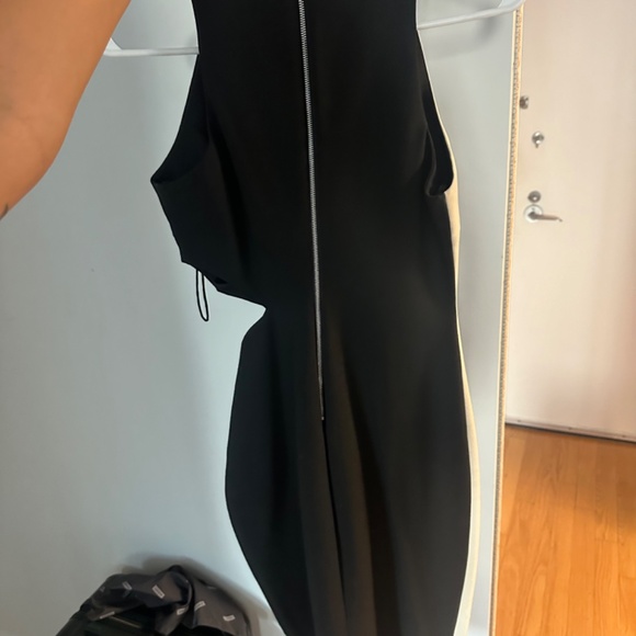 Elizabeth and James Dress - Picture 2 of 3